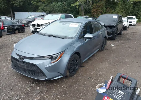 2020 Toyota Corolla Le z USA, uszkodzony, nr VIN JTDEPRAE1LJ062327